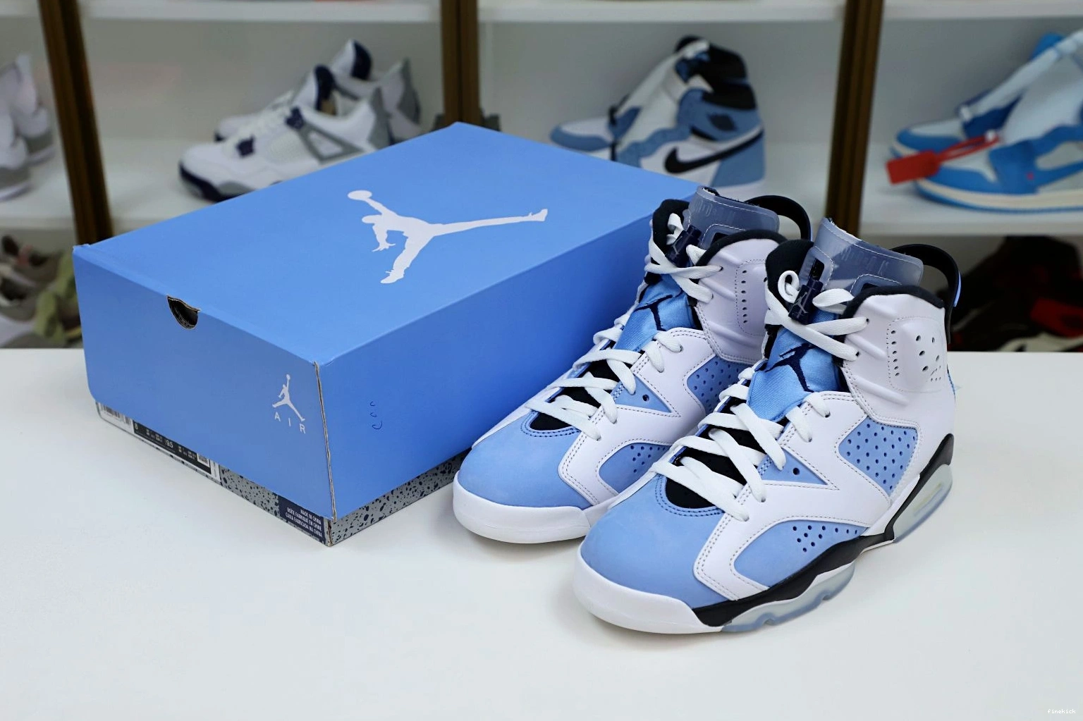 RETRO HOME' AIR 6 JORDAN 'UNC 0825